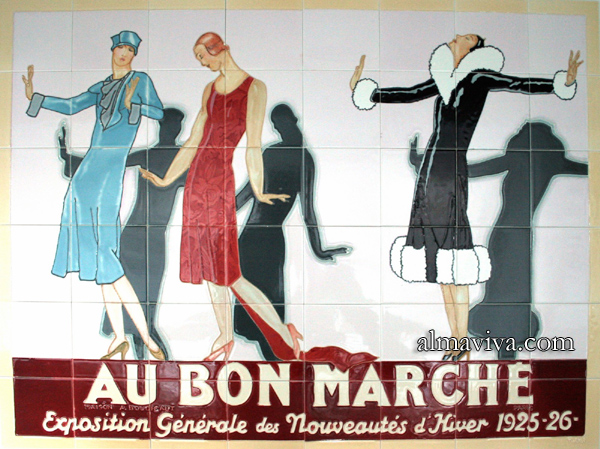 Réf. AN52 - Panneau céramique sur le thème de la publicité pour le Bon Marché. Dim. 120x90 cm