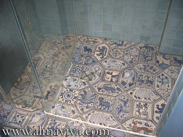 Ref. MA16 - Medieval style shower floor. Hexagonal tiles 30x15 cm (about 12''x6'') and square tiles 10x10 cm (about 4''x4'')