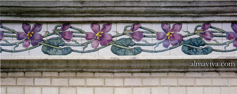 Réf. AN68 - Céramique architecturale : Frise murale 